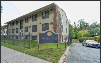 Building Photo - 3105 Naylor Rd SE