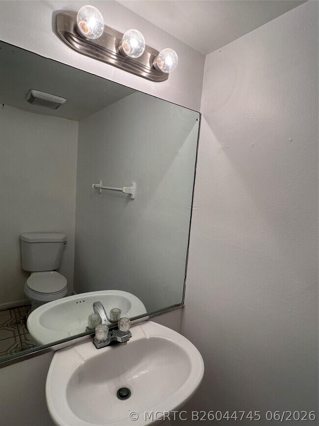 Foto del edificio - 2442 NW 52nd Ave