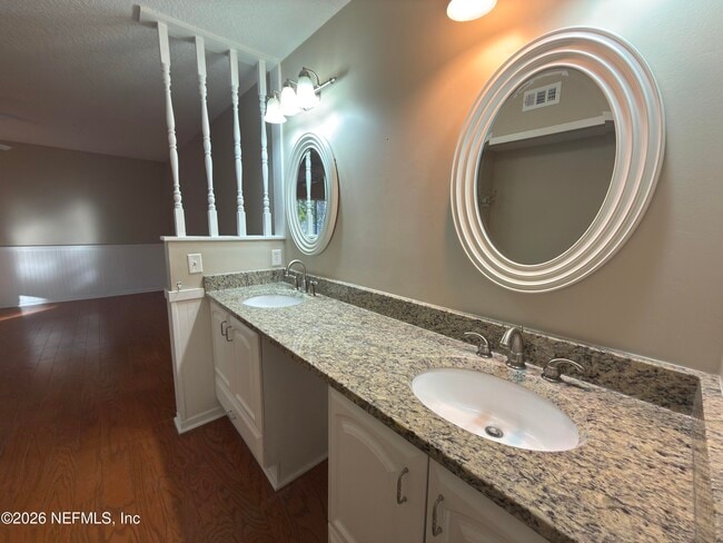 Building Photo - 1 TURTLEBACK Trl