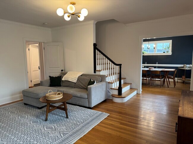 Building Photo - 5009 E Seminary Ave