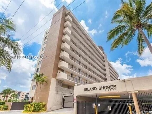 Foto del edificio - 907 N Miami Beach Blvd
