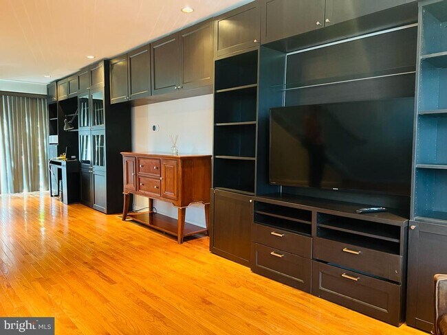 Foto del edificio - 3614 Canby Dr