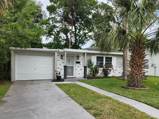FULLY Renovated 2 Bedroom 1 Bathroom House... - FULLY Renovated 2 Bedroom 1 Bathroom House...