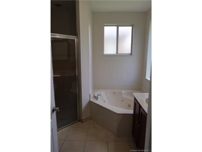 Foto del edificio - 20455 NW 8th Ct