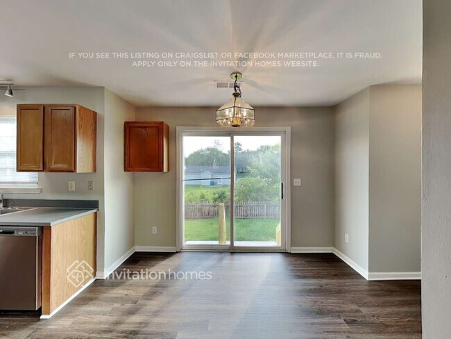 Building Photo - 756 Sir Raleigh Dr