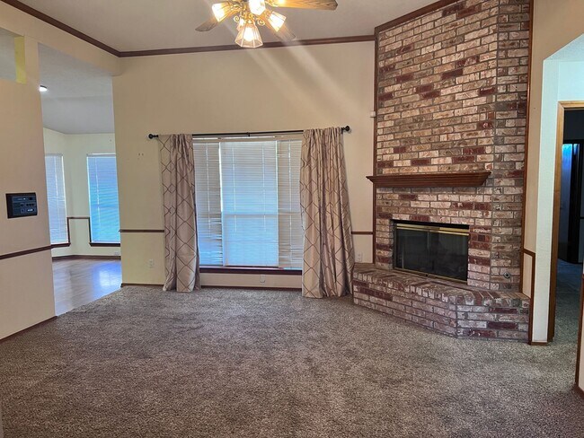 Foto del edificio - 9304 Saguaro St NW