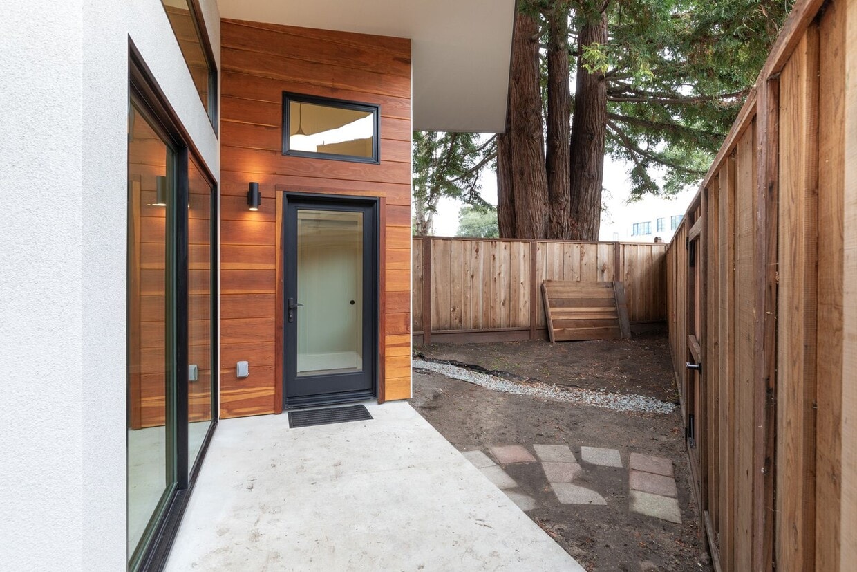 Primary Photo - Private, Elegant and Sophisticated Westsid...