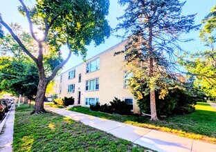 Building Photo - 2308 W Birchwood Ave