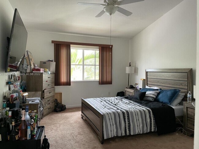 Foto del edificio - 8344 SW 27th St