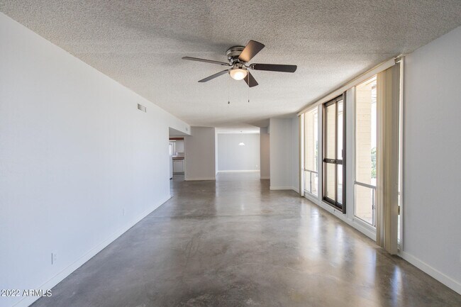 Foto del edificio - 6502 N Central Ave