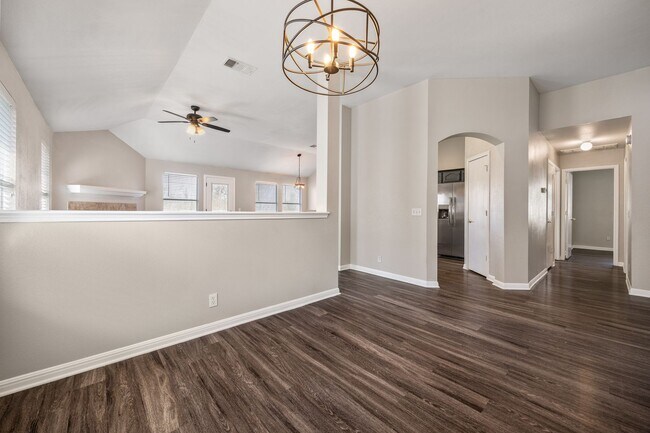 Foto del edificio - Spacious 3BR in Hutto with Huge Private Backyard & No Rear Neighbors