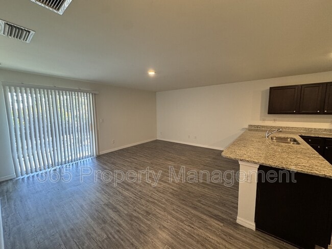 Building Photo - 26433 Sandhill Blvd