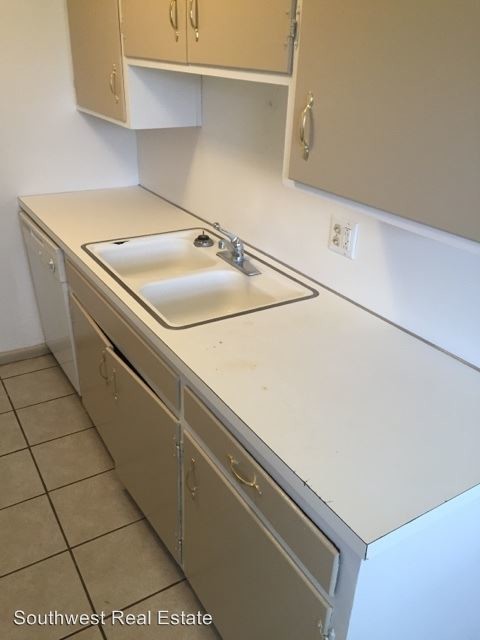Foto del edificio - 1 br, 1 bath Apartment - 1221 West  St