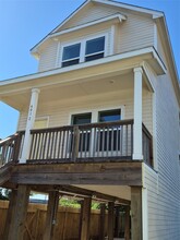 Building Photo - 4012 Sealy Ave