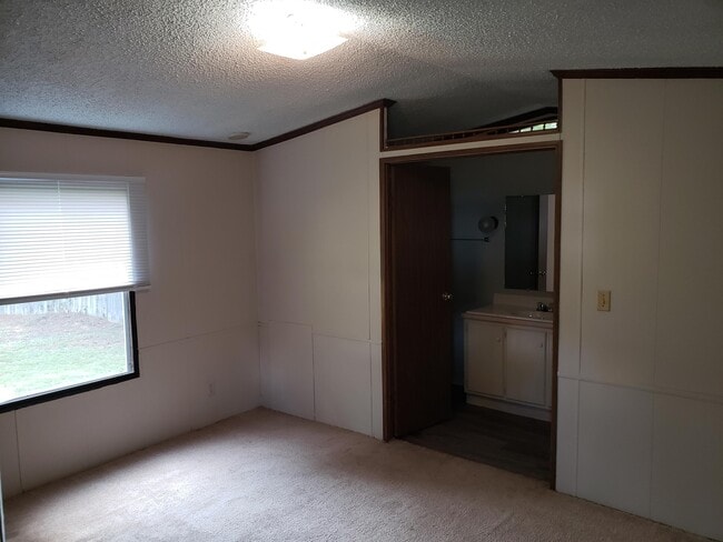 Building Photo - 247 Ransdell Ln