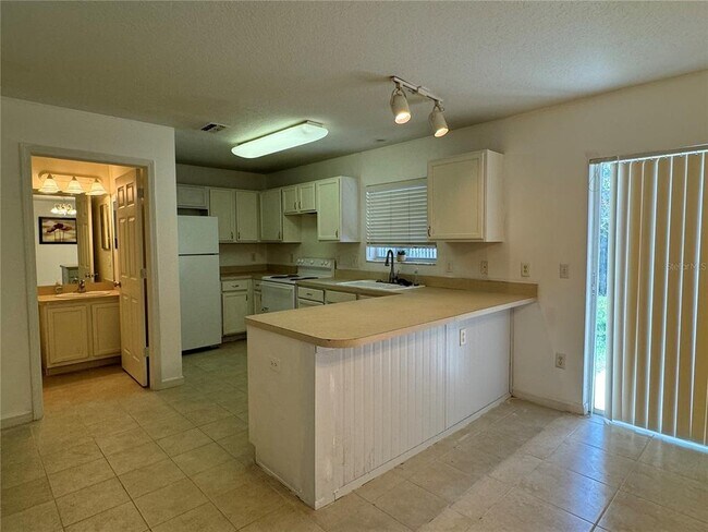 Building Photo - 137 Woodknoll Pl