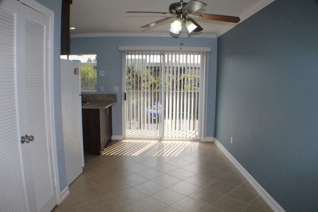 Building Photo - Beautiful 2Bd/1.5Ba Condo w/Washer/Dryer, ...