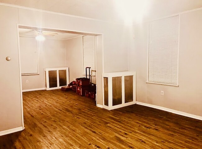 Sala de estar - 815 Maple Ave