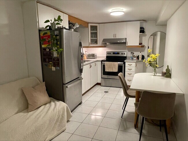 Photo du bâtiment - Ossington-Harbord and College