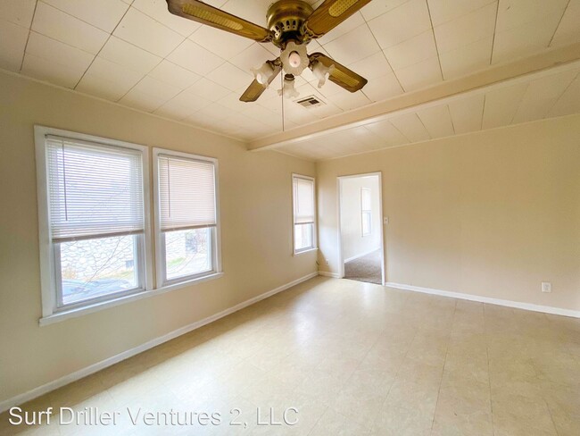 Building Photo - 3 br, 1 bath House - 918 N Willow Road, Ap...