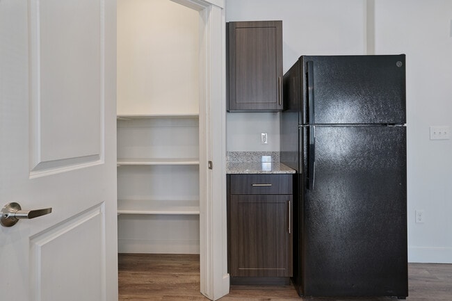 Building Photo - Mill Point