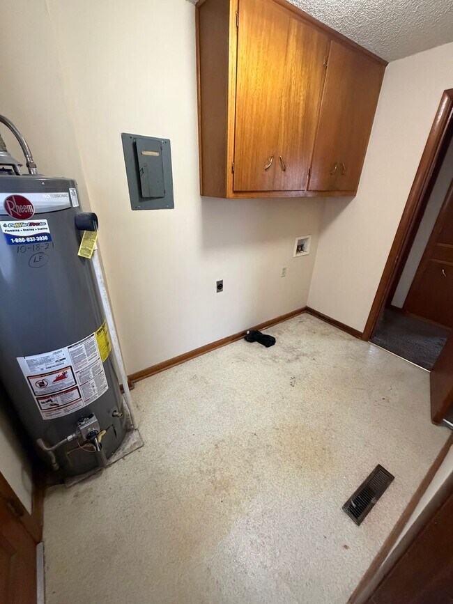 Foto del edificio - 3 Bedroom, 1 Bathroom House with Garage