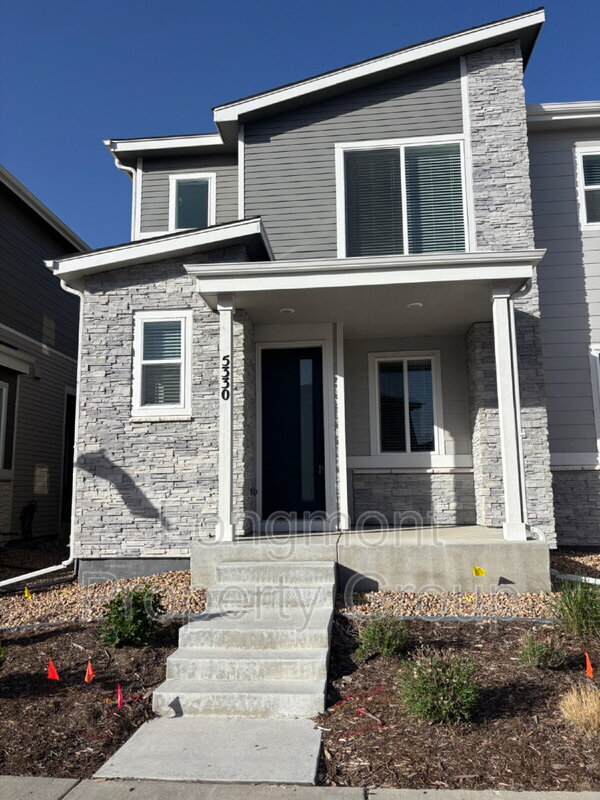 Foto principal - 5330 Warrior St