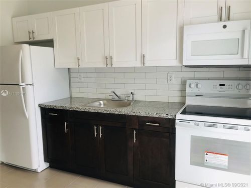 Foto del edificio - 5454 NW 5 Ave