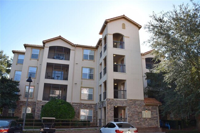 Building Photo - 8020 Tuscany Way