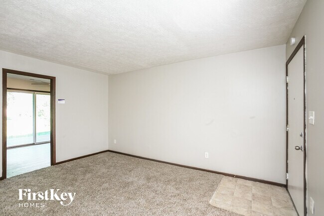 Building Photo - 3218 Pawnee Dr