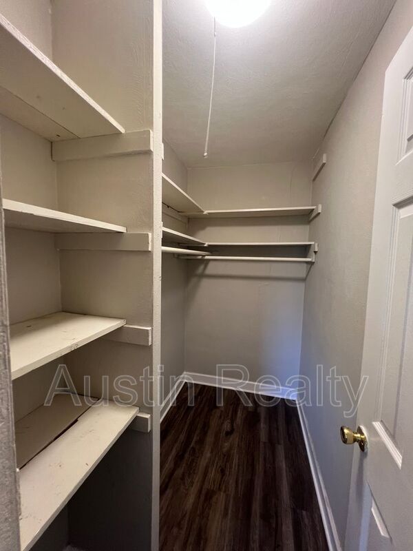 Foto del edificio - 3706 Greenwood Blvd