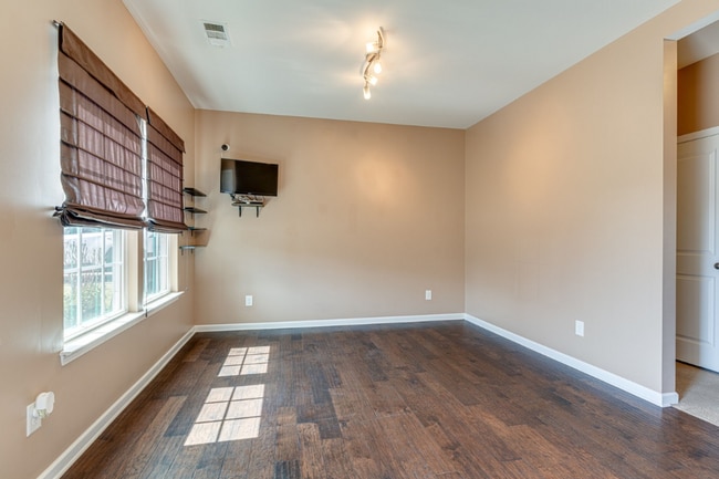 Foto del edificio - 309 Parmley Ln