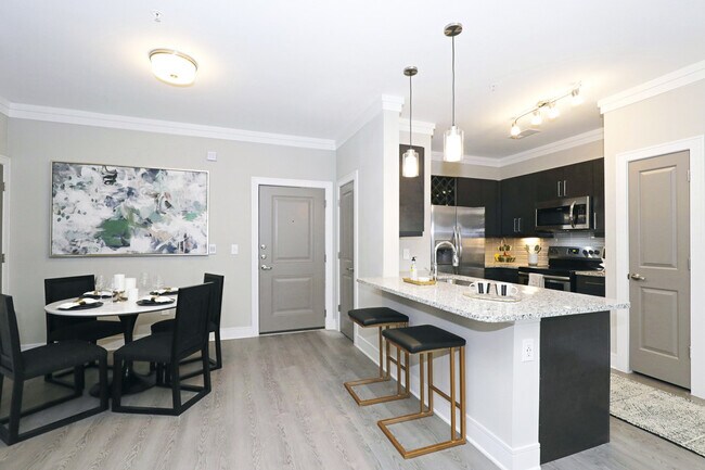 Foto del edificio - Modern Living in Spring – Just Minutes from Downtown!