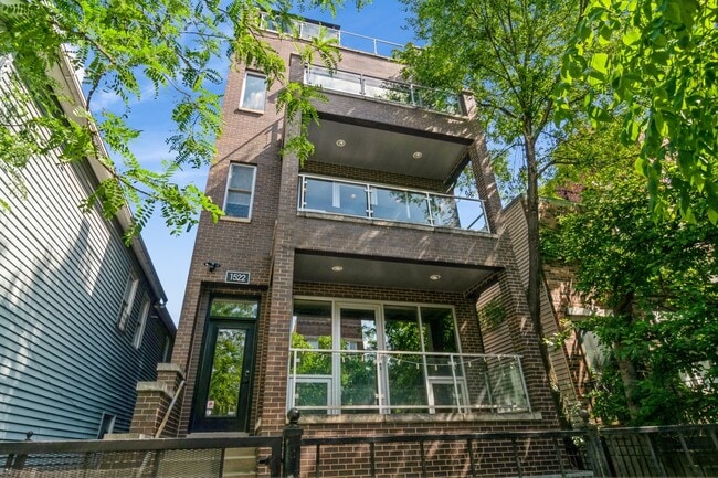 Building Photo - 1522 W Chestnut St