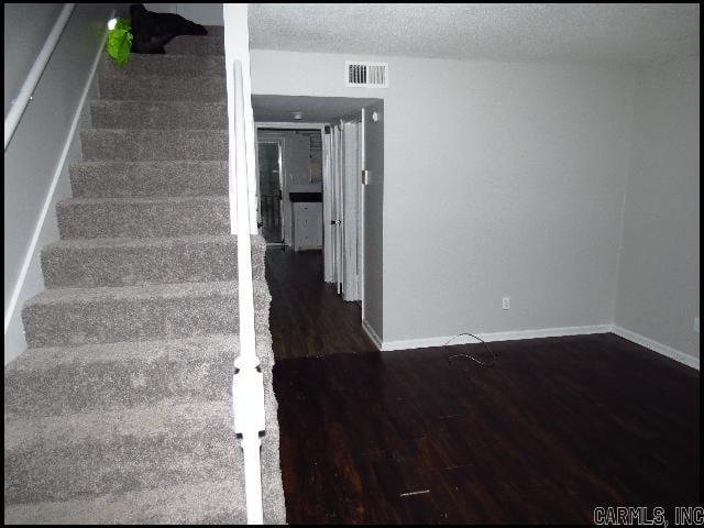Building Photo - 1805 Sanford Dr