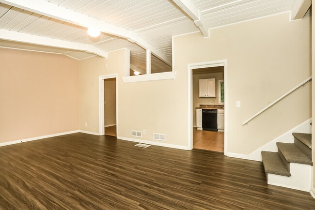 Building Photo - 2410 Ridgeway Dr