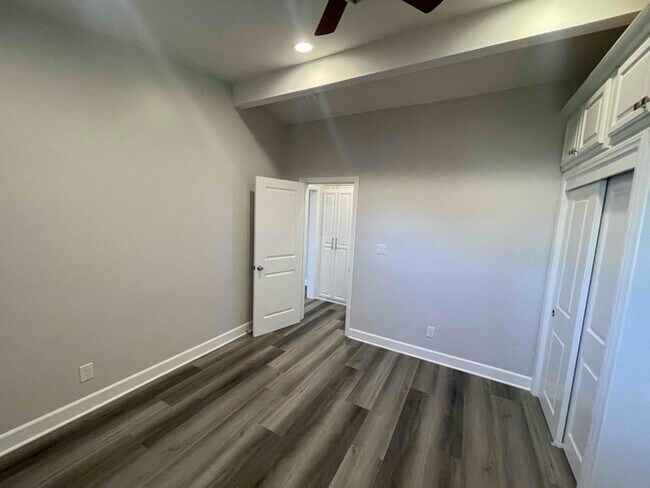 Foto del edificio - 5124 W El Segundo Blvd