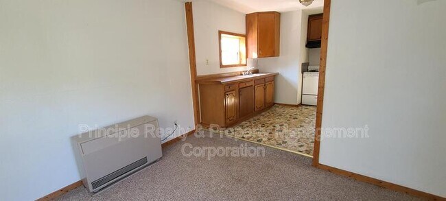 Building Photo - 305 W Kell St