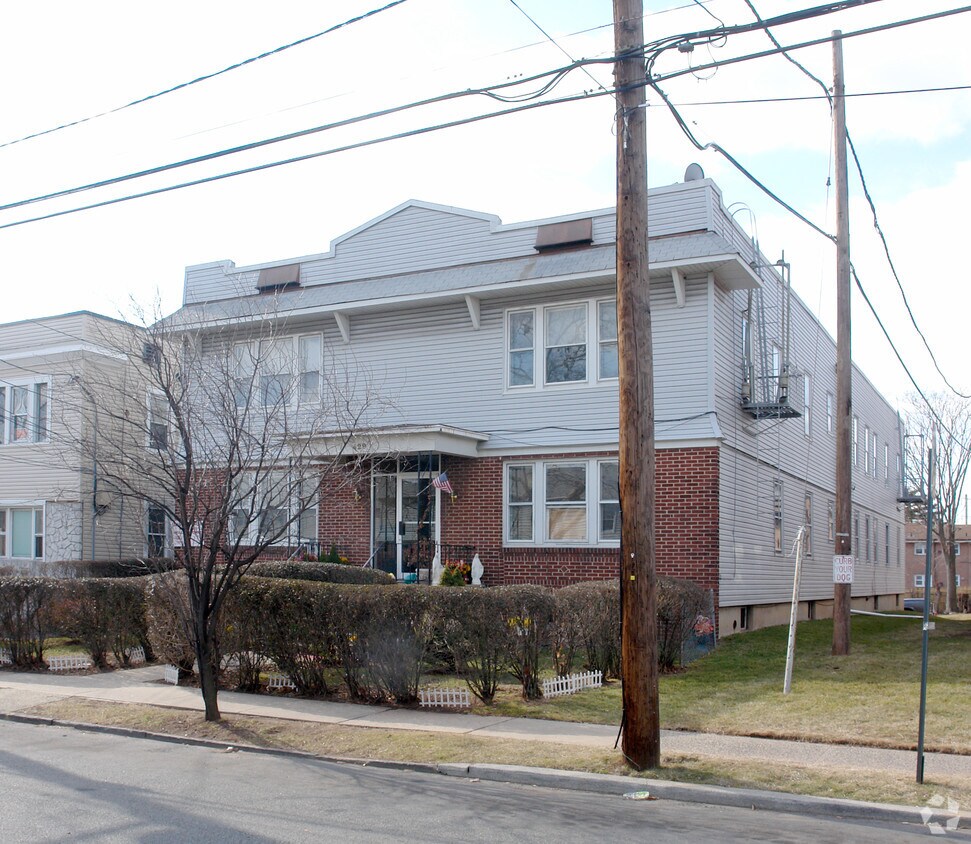 Building Photo - 429 Rosehill Pl