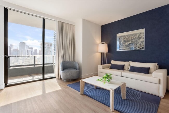 Building Photo - 601 NE 1st Ave