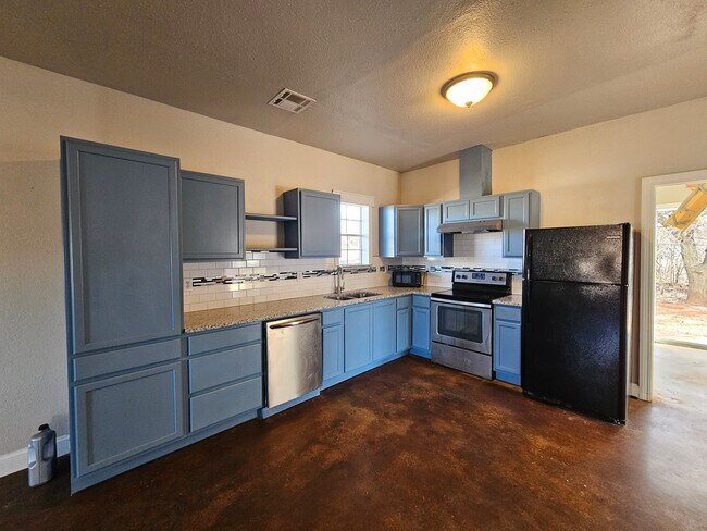 Foto del edificio - 21387 Fir Ln