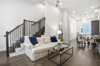 Building Photo - 1411 Town Creek Dr