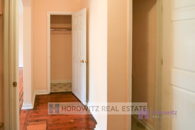 Foto del edificio - 37-44-44 61st St