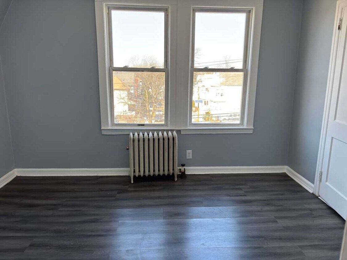 Building Photo - 146-148 Myrtle Ave