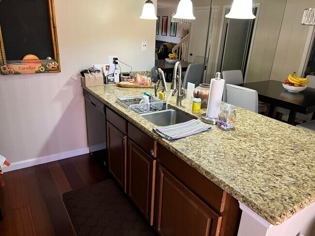Foto del edificio - 419 Buttonwood Ln
