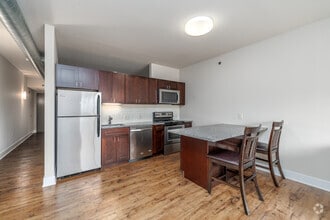Interior Photo - 712 Fayette Street