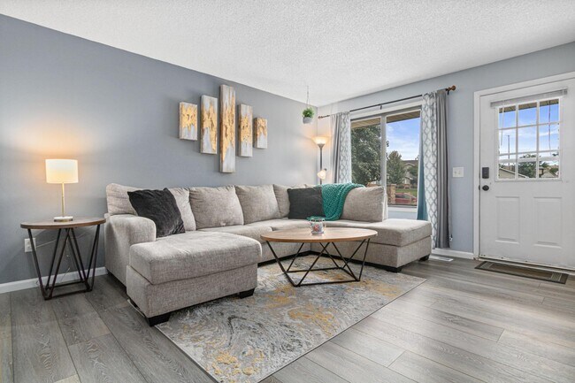 Foto del edificio - 7633 Wedgewood Ct