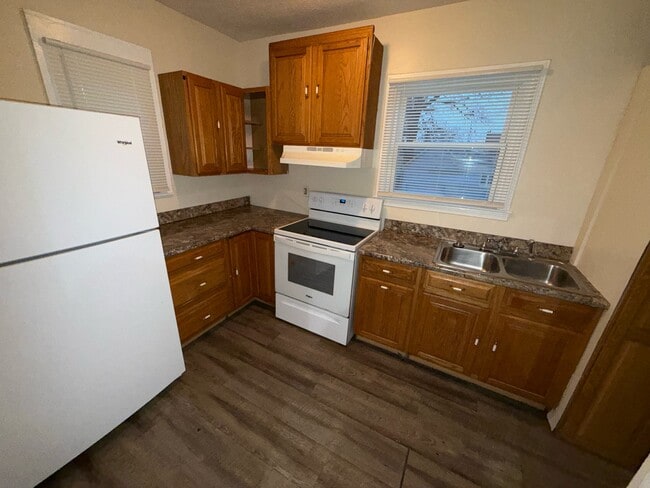 Building Photo - 2222 12th St SW