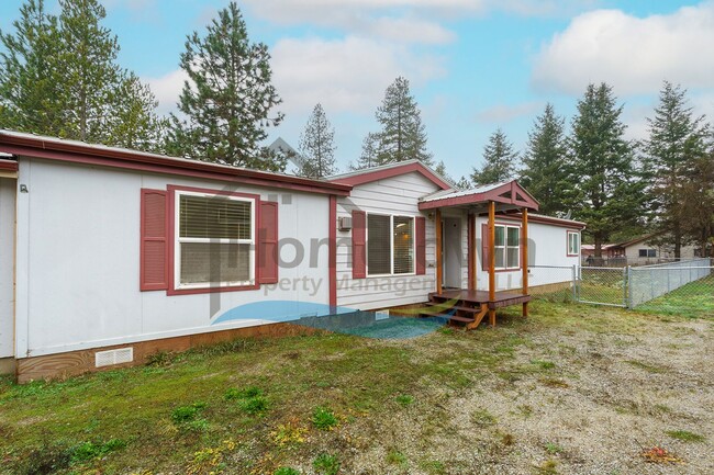 Building Photo - 3 Bedroom 2 Bathroom Home with Attached 2-Car Garage Available in Athol!
