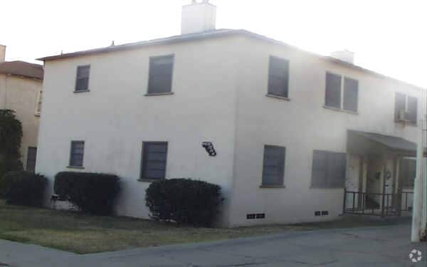 Building Photo - 4410-4416 Illinois St